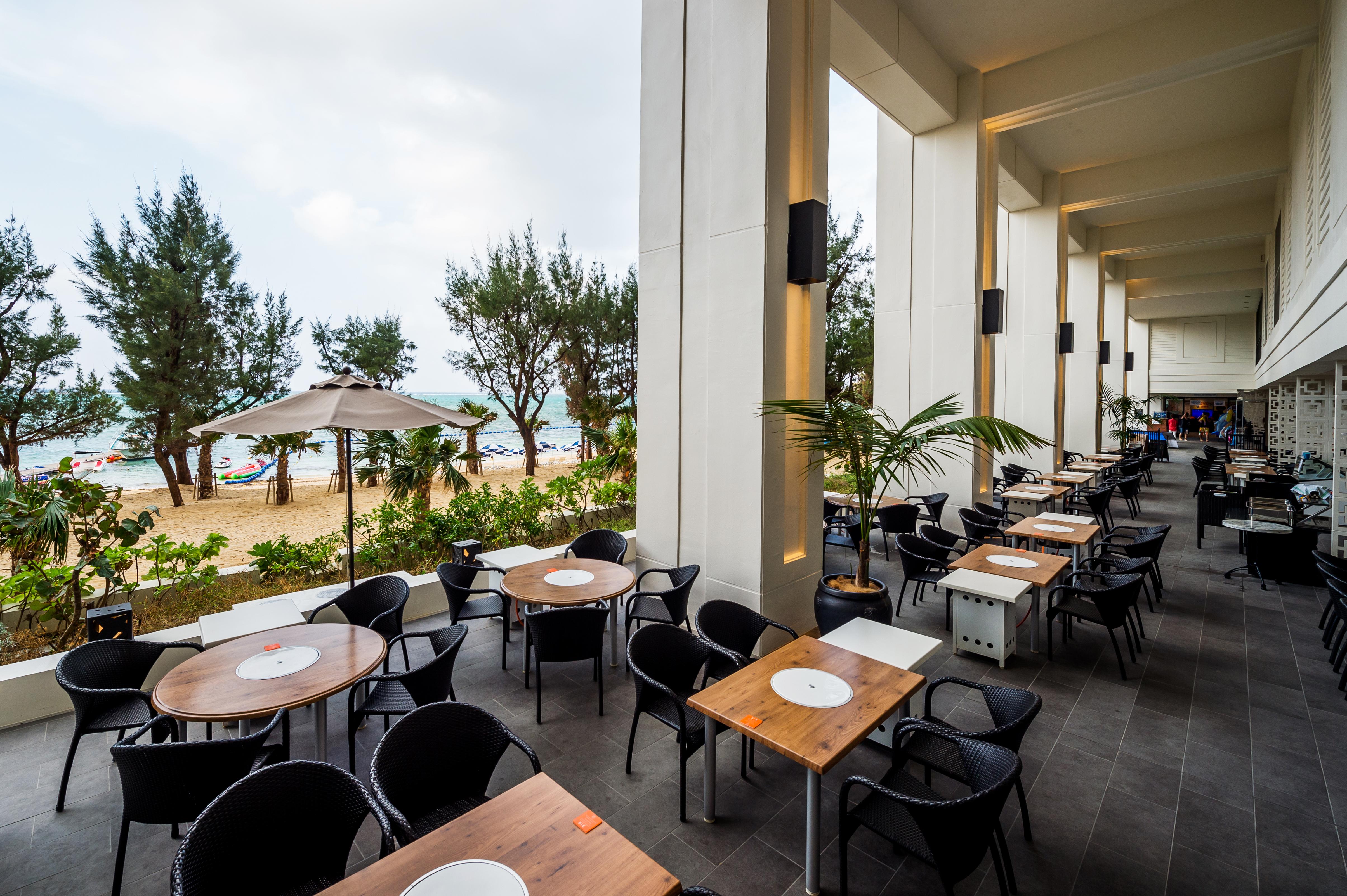 Hotel Monterey Okinawa Spa & Resort Onna Ngoại thất bức ảnh The Beach Club