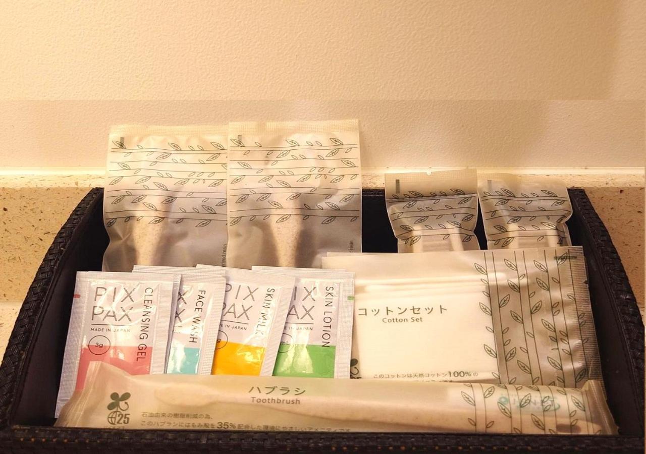 Hotel Monterey Okinawa Spa & Resort Onna Ngoại thất bức ảnh A selection of toiletries in a hotel bathroom