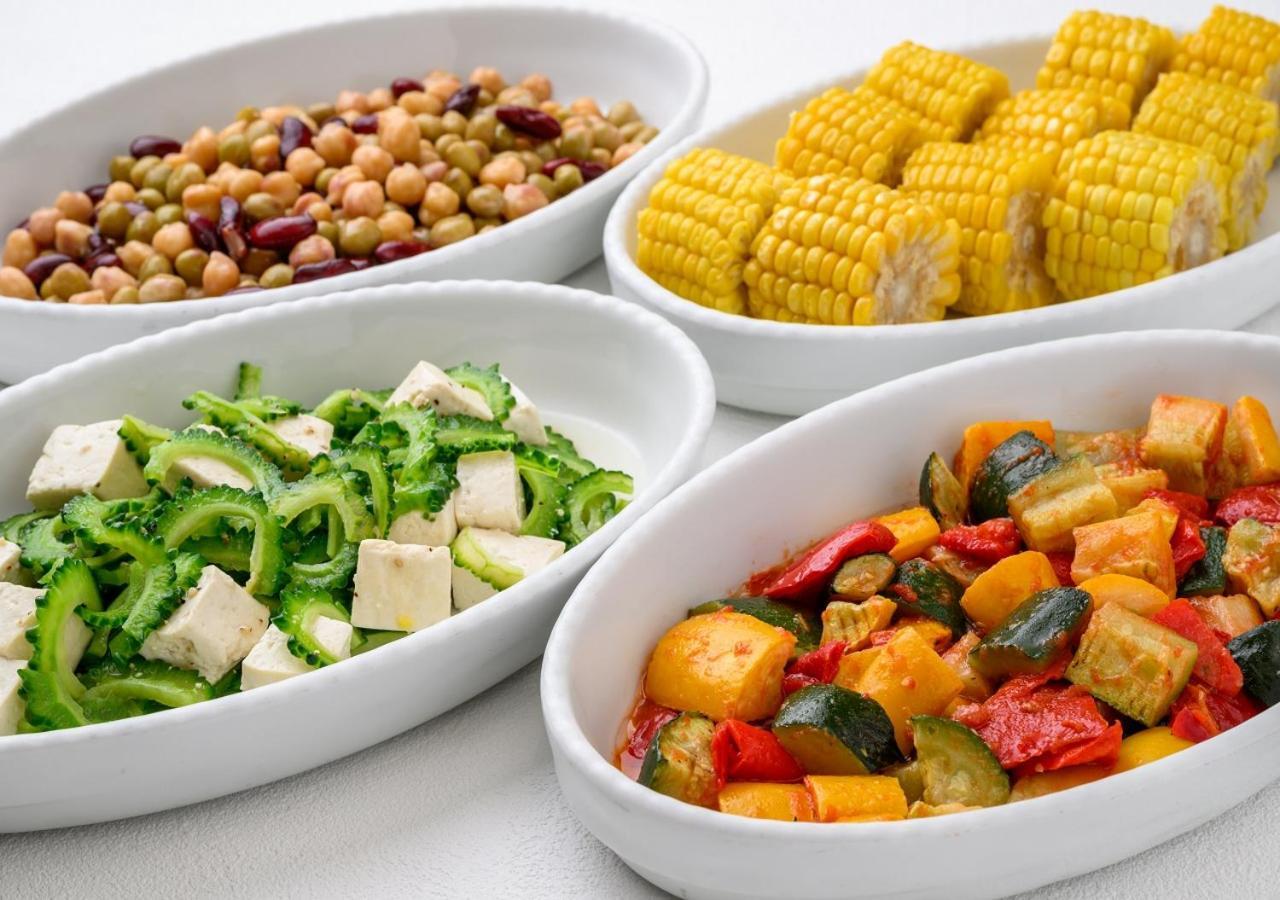Hotel Monterey Okinawa Spa & Resort Onna Ngoại thất bức ảnh A selection of vegetarian dishes
