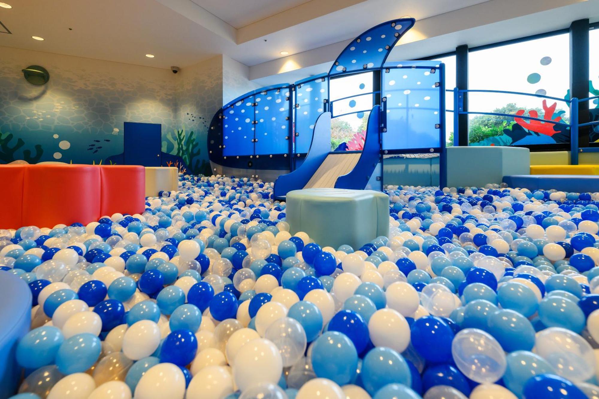Hotel Monterey Okinawa Spa & Resort Onna Ngoại thất bức ảnh Ball pit at the Children's Museum of Indianapolis
