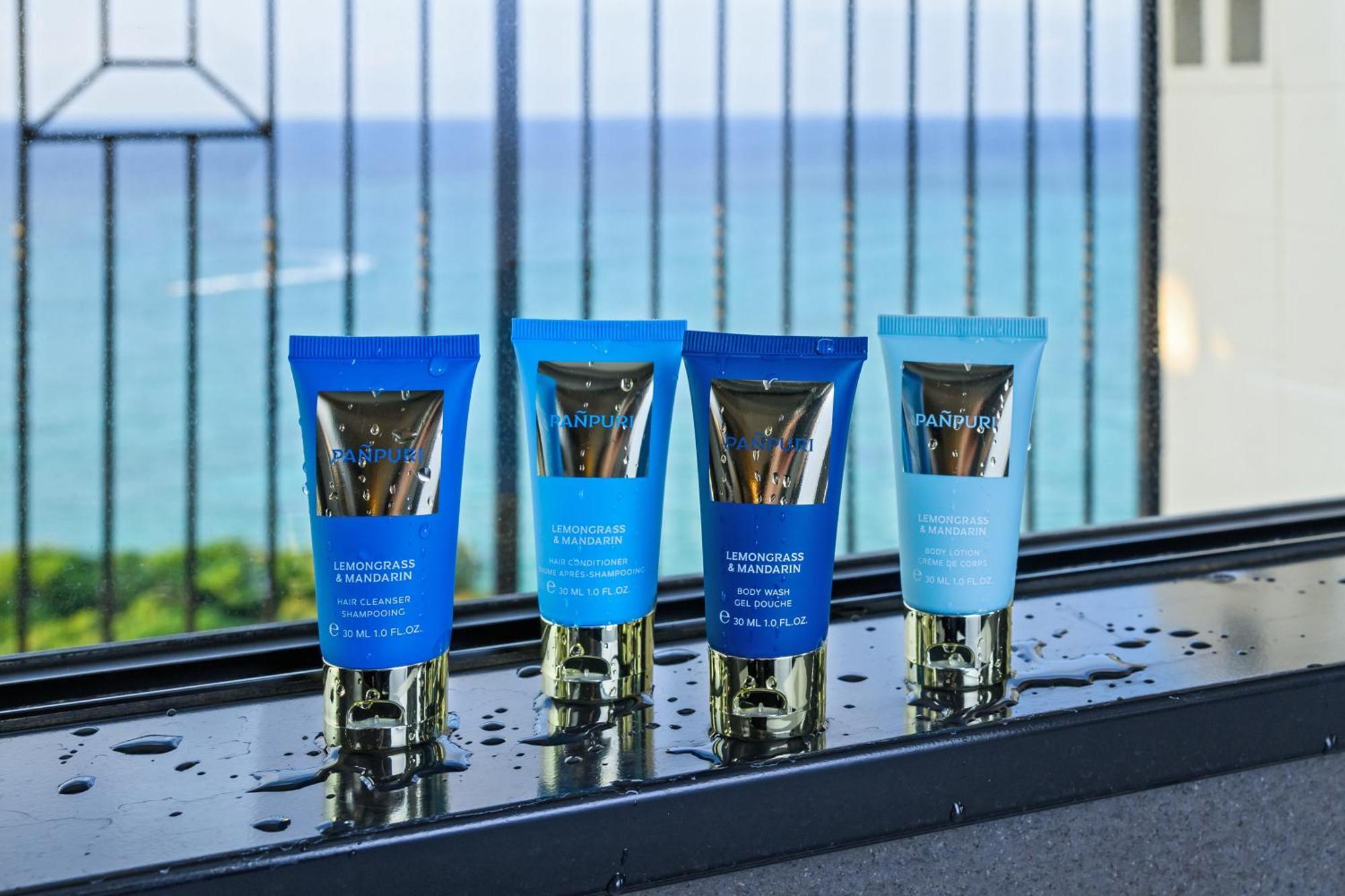 Hotel Monterey Okinawa Spa & Resort Onna Ngoại thất bức ảnh The Sea Collection